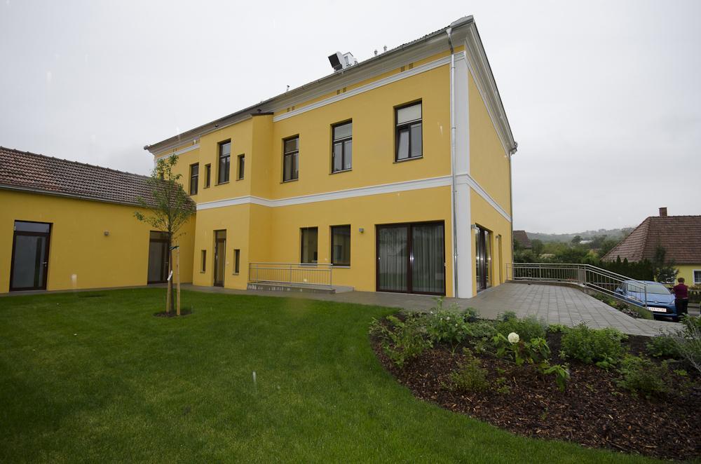 Papperl A' Pub Hotel Schonberg am Kamp Exterior photo